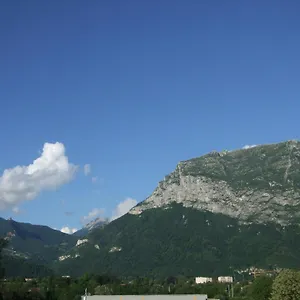 https://hotel-arena-grenoble-nord-saint-egreve.hotels-rhonealpes.com
